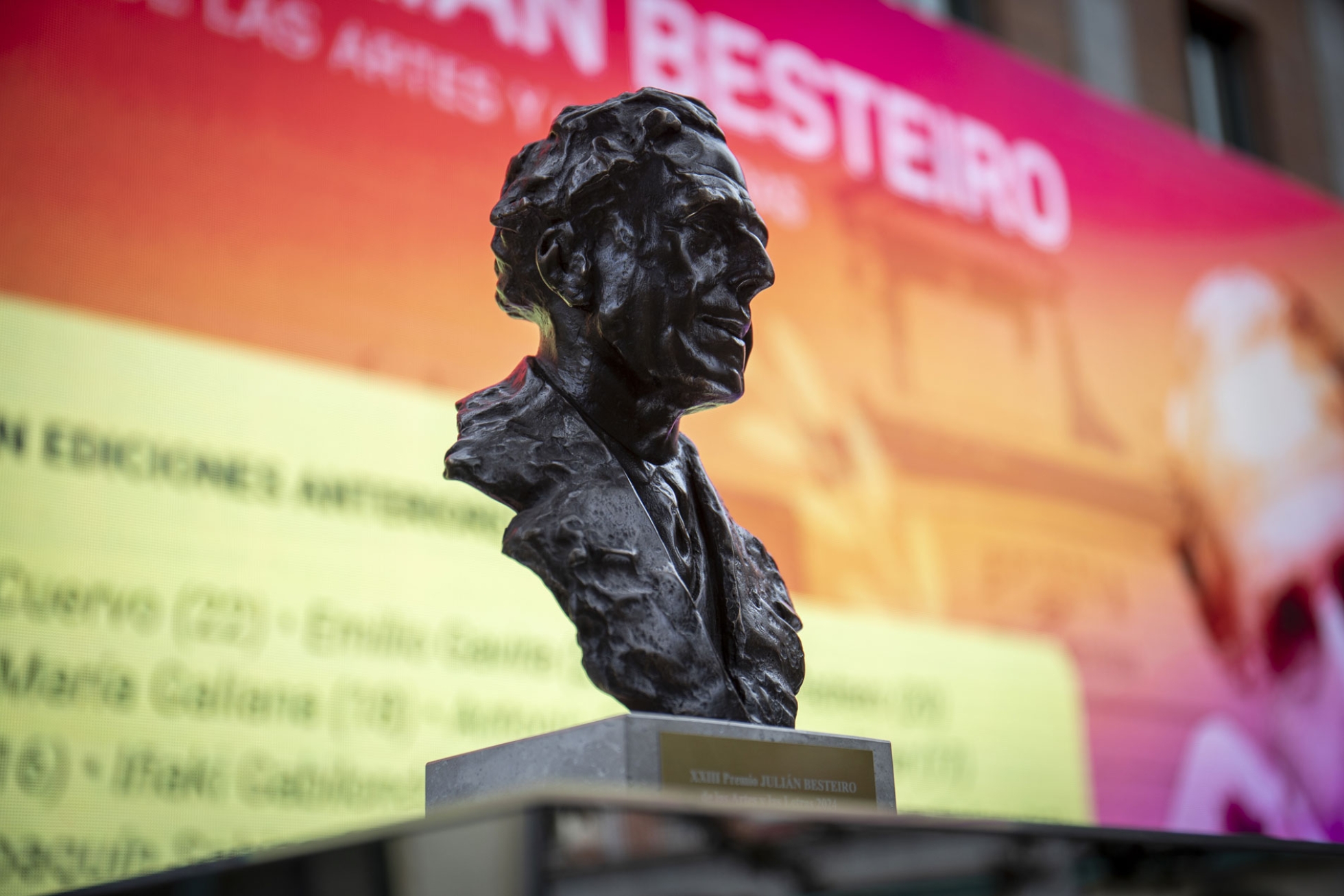 busto premio Julián Besteiro